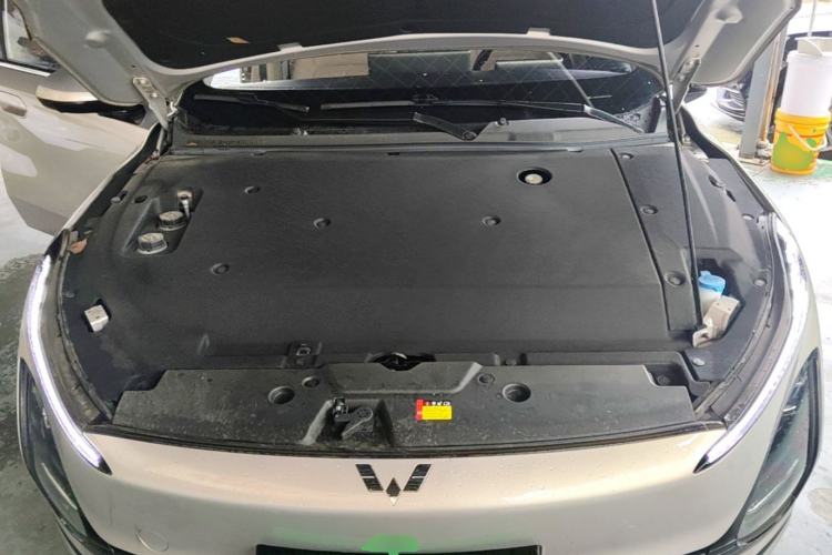 Used Wuling Xingguang 2024 Co-Creation Edition 510 Advanced Model Engine Bay
