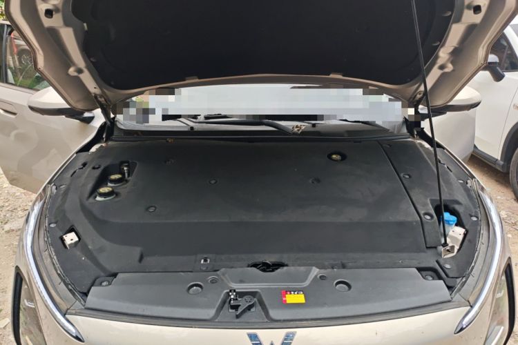 Used Wuling Xingguang 2024 Co-Creation Edition 510 Advanced Model Engine Bay