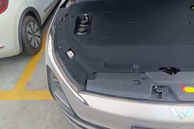 Used Wuling Xingguang 2024 Co-Creation Edition 510 Advanced Model Engine Bay Right