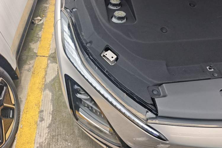 Used Wuling Xingguang 2024 Co-Creation Edition 510 Advanced Model Engine Bay Right