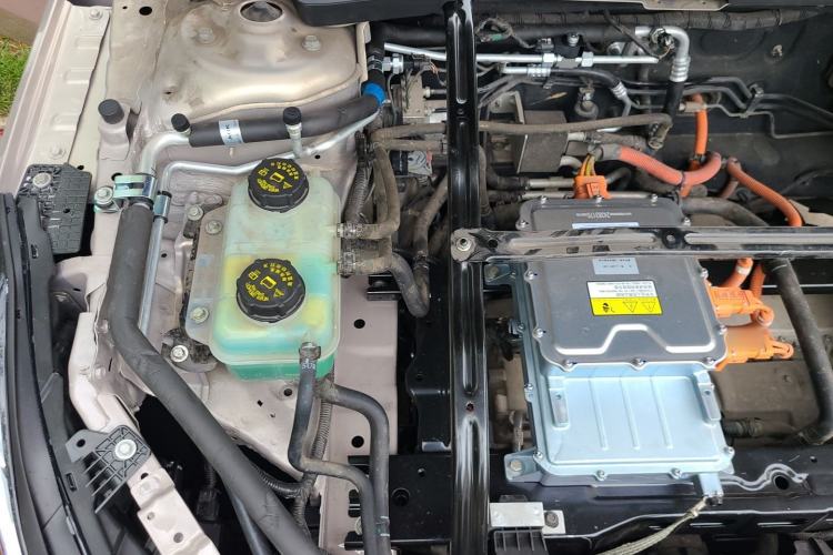 Used Wuling Xingguang 2024 Co-Creation Edition 510 Advanced Model Engine Bay Right
