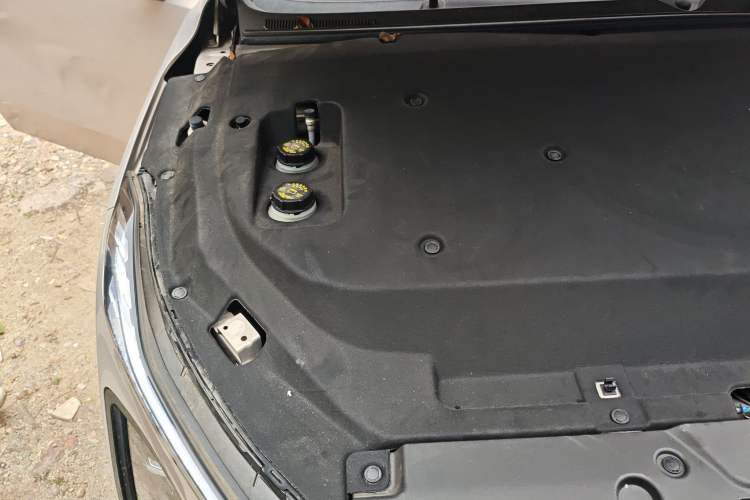 Used Wuling Xingguang 2024 Co-Creation Edition 510 Advanced Model Engine Bay Right
