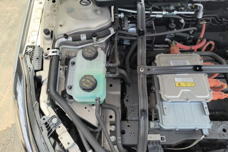 Used Wuling Xingguang 2024 Co-Creation Edition 510 Advanced Model Engine Bay Right