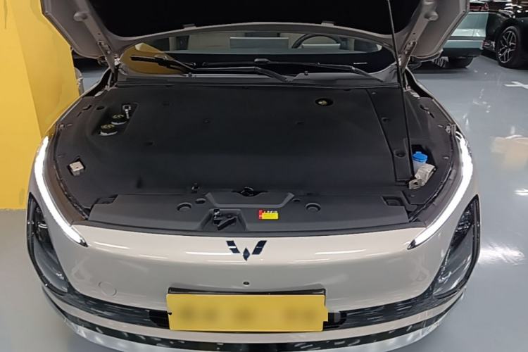 Used Wuling Xingguang 2024 Co-Creation Edition 510 Advanced Model Engine Bay