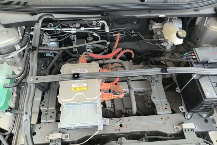 Used Wuling Xingguang 2024 Co-Creation Edition 510 Advanced Model Engine Bay