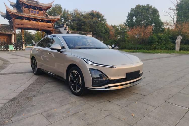 Used Wuling Xingguang 2024 Co-Creation Edition 510 Advanced Model Exterior 2