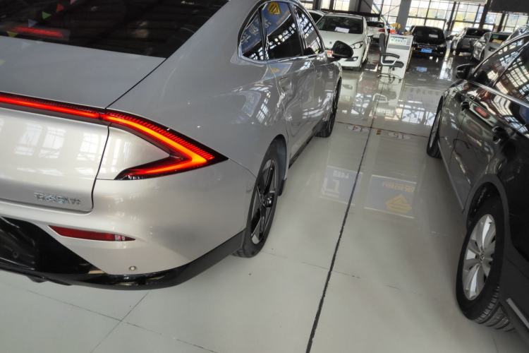 Used Wuling Xingguang 2024 Co-Creation Edition 510 Advanced Model Exterior 3