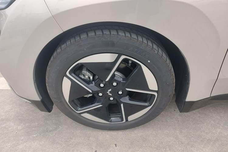 Used Wuling Xingguang 2024 Co-Creation Edition 510 Advanced Model Exterior 4