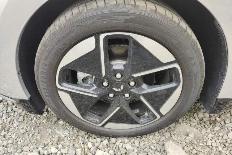 Used Wuling Xingguang 2024 Co-Creation Edition 510 Advanced Model Exterior 7