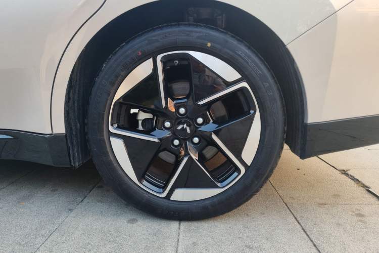 Used Wuling Xingguang 2024 Co-Creation Edition 510 Advanced Model Exterior 8