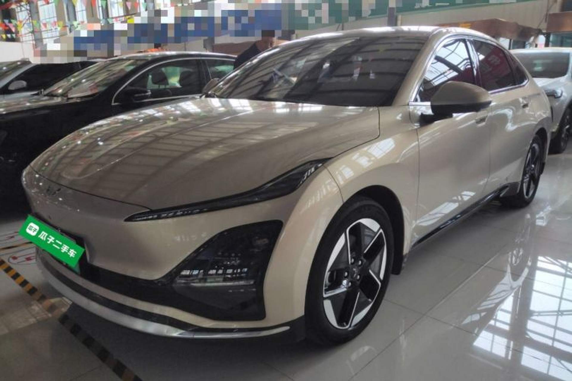 Used Wuling Xingguang 2024 Co-Creation Edition 510 Advanced Model Front Left 45 Deg