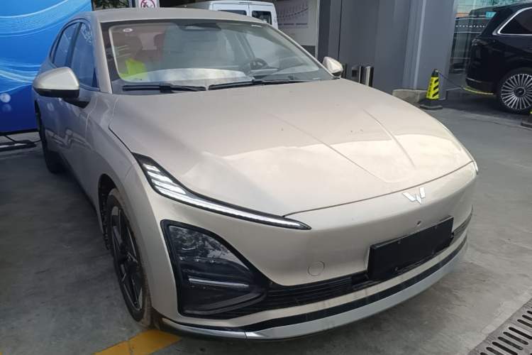 Used Wuling Xingguang 2024 Co-Creation Edition 510 Advanced Model Front Right 45 Deg
