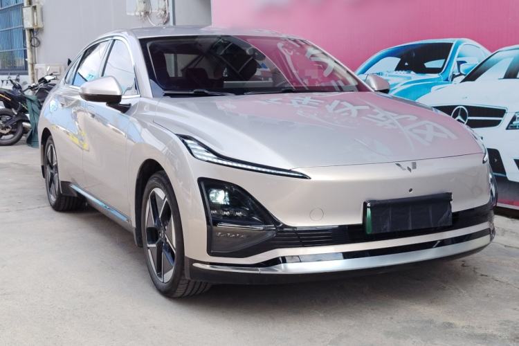 Used Wuling Xingguang 2024 Co-Creation Edition 510 Advanced Model Front Right 45 Deg