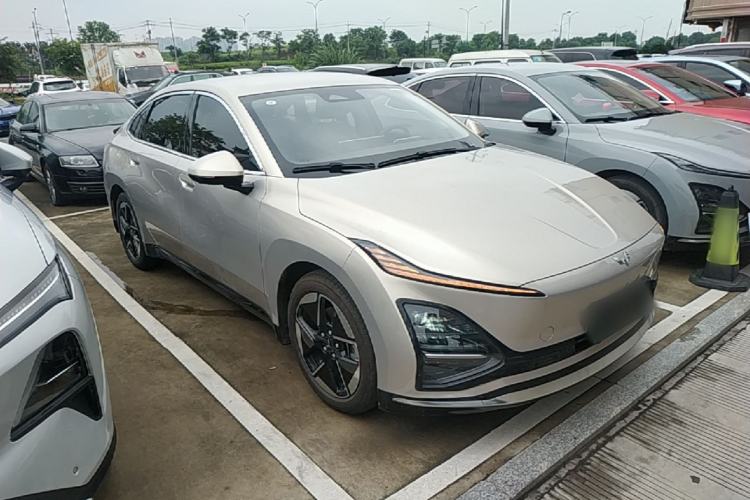 Used Wuling Xingguang 2024 Co-Creation Edition 510 Advanced Model Front Right 45 Deg