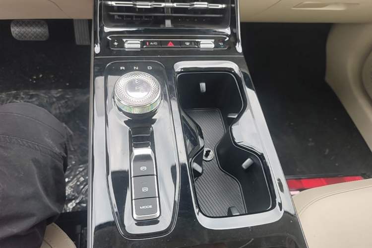 Used Wuling Xingguang 2024 Co-Creation Edition 510 Advanced Model Gear Lever