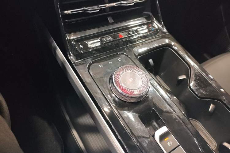 Used Wuling Xingguang 2024 Co-Creation Edition 510 Advanced Model Gear Lever