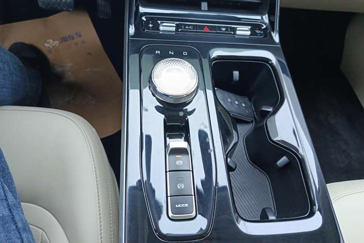 Used Wuling Xingguang 2024 Co-Creation Edition 510 Advanced Model Gear Lever