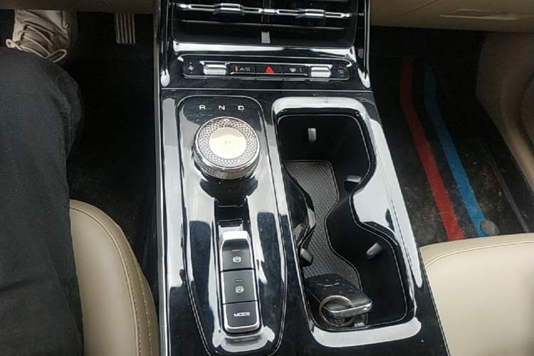 Used Wuling Xingguang 2024 Co-Creation Edition 510 Advanced Model Gear Lever