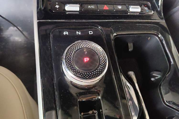 Used Wuling Xingguang 2024 Co-Creation Edition 510 Advanced Model Gear Lever