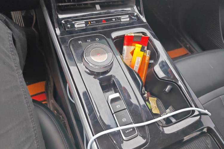 Used Wuling Xingguang 2024 Co-Creation Edition 510 Advanced Model Gear Lever