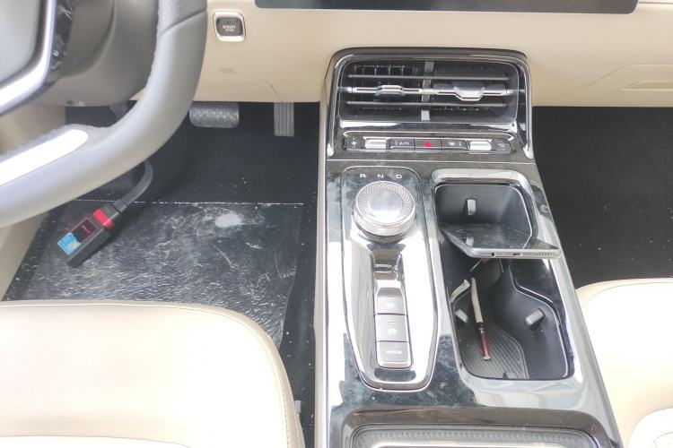 Used Wuling Xingguang 2024 Co-Creation Edition 510 Advanced Model Gear Lever