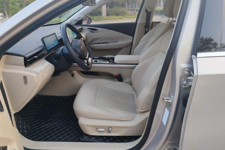 Used Wuling Xingguang 2024 Co-Creation Edition 510 Advanced Model Interior 1