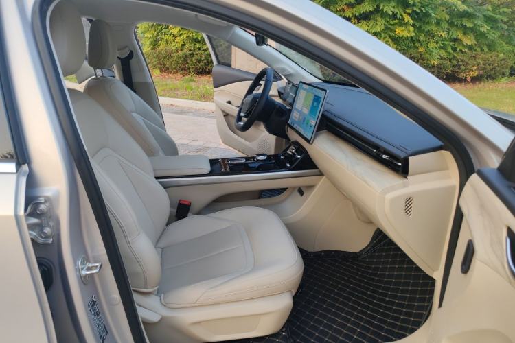 Used Wuling Xingguang 2024 Co-Creation Edition 510 Advanced Model Interior 2