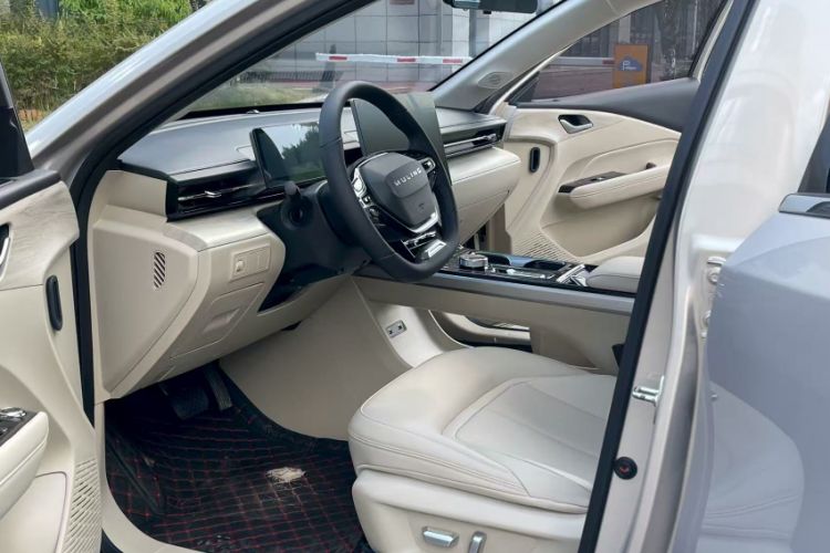 Used Wuling Xingguang 2024 Co-Creation Edition 510 Advanced Model Interior 3