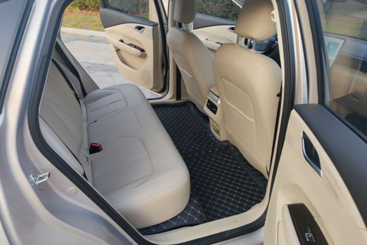 Used Wuling Xingguang 2024 Co-Creation Edition 510 Advanced Model Interior 3