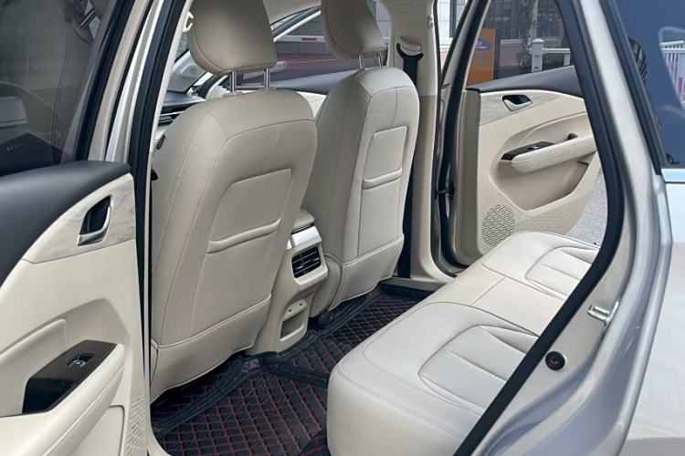Used Wuling Xingguang 2024 Co-Creation Edition 510 Advanced Model Interior 4