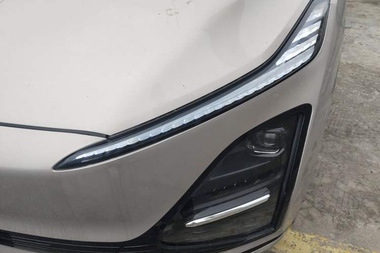 Used Wuling Xingguang 2024 Co-Creation Edition 510 Advanced Model Left Front Headlight