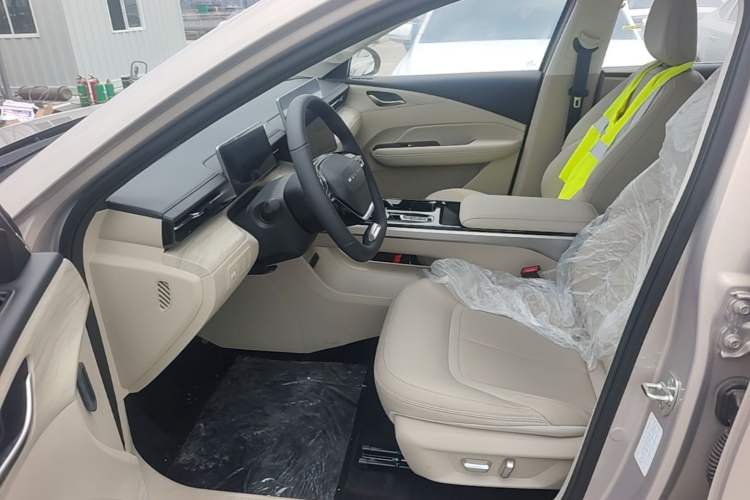 Used Wuling Xingguang 2024 Co-Creation Edition 510 Advanced Model Left Front Seat