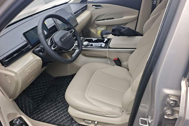Used Wuling Xingguang 2024 Co-Creation Edition 510 Advanced Model Left Front Seat