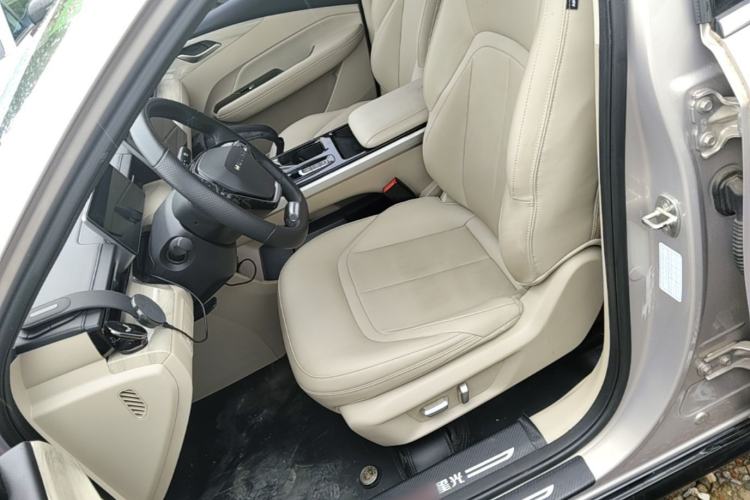 Used Wuling Xingguang 2024 Co-Creation Edition 510 Advanced Model Left Front Seat