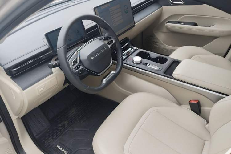 Used Wuling Xingguang 2024 Co-Creation Edition 510 Advanced Model Left Front Seat