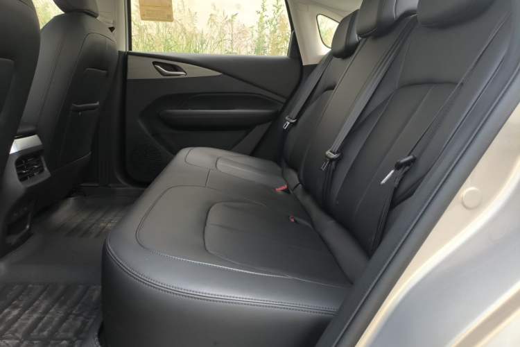 Used Wuling Xingguang 2024 Co-Creation Edition 510 Advanced Model Left Rear Seat