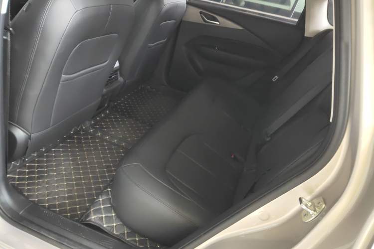 Used Wuling Xingguang 2024 Co-Creation Edition 510 Advanced Model Left Rear Seat