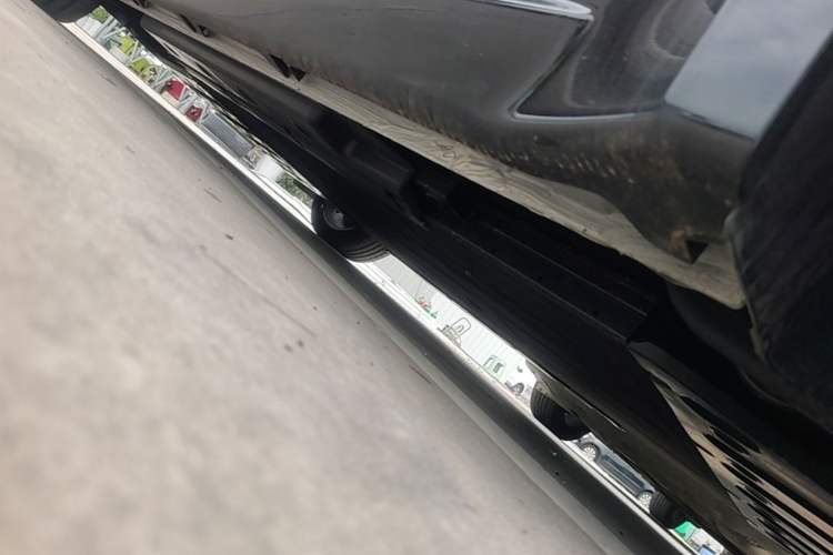 Used Wuling Xingguang 2024 Co-Creation Edition 510 Advanced Model Left Side Sill