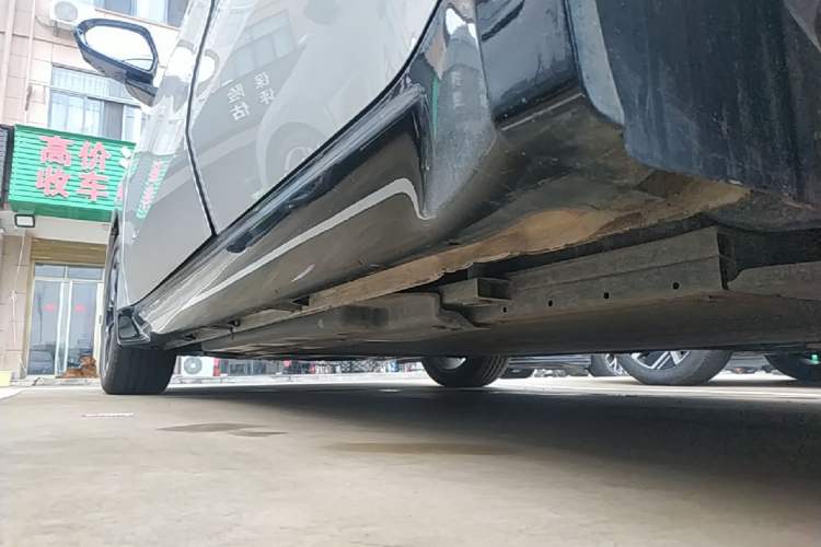Used Wuling Xingguang 2024 Co-Creation Edition 510 Advanced Model Left Side Sill