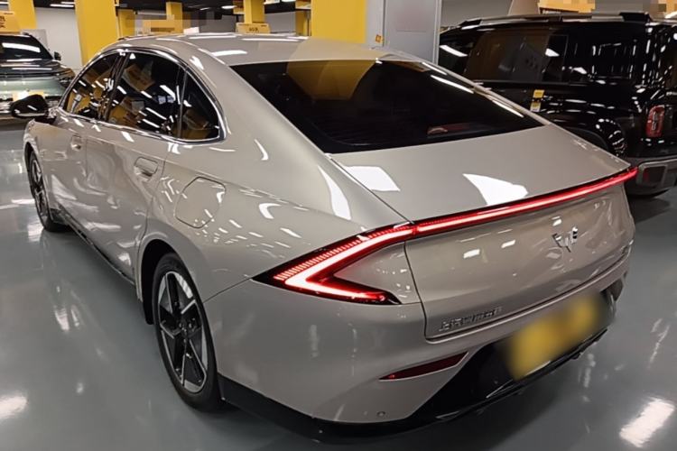 Used Wuling Xingguang 2024 Co-Creation Edition 510 Advanced Model Rear Left 45 Deg
