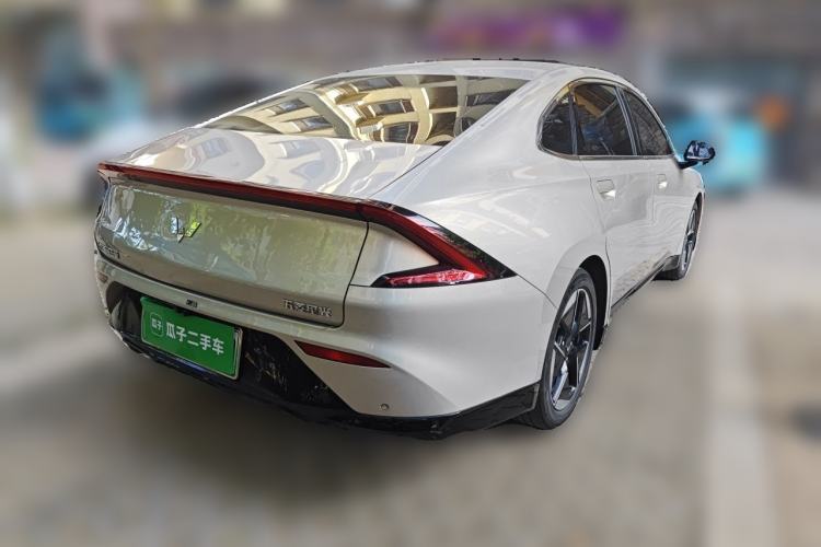 Used Wuling Xingguang 2024 Co-Creation Edition 510 Advanced Model Rear Right 45 Deg