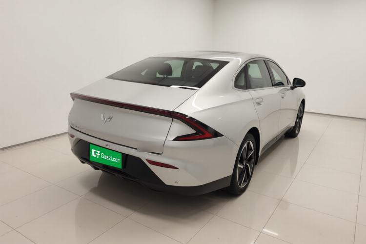 Used Wuling Xingguang 2024 Co-Creation Edition 510 Advanced Model Rear Right 45 Deg