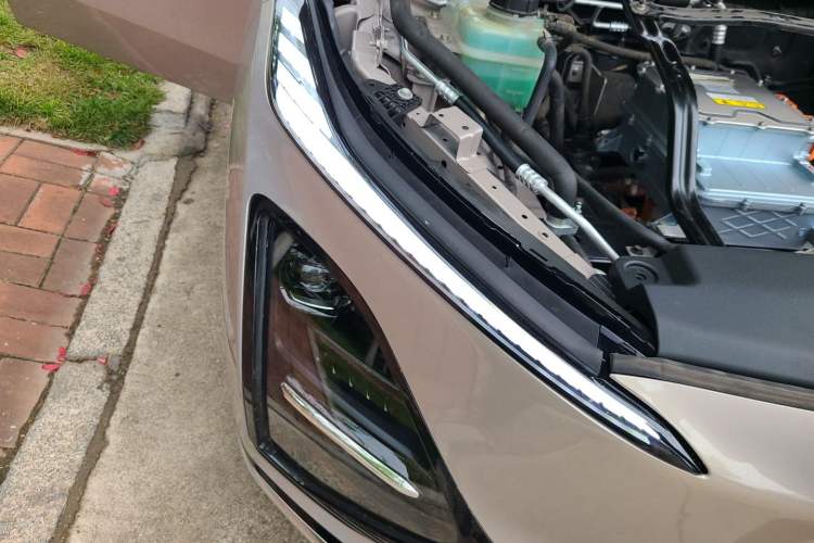 Used Wuling Xingguang 2024 Co-Creation Edition 510 Advanced Model Right Front Headlight
