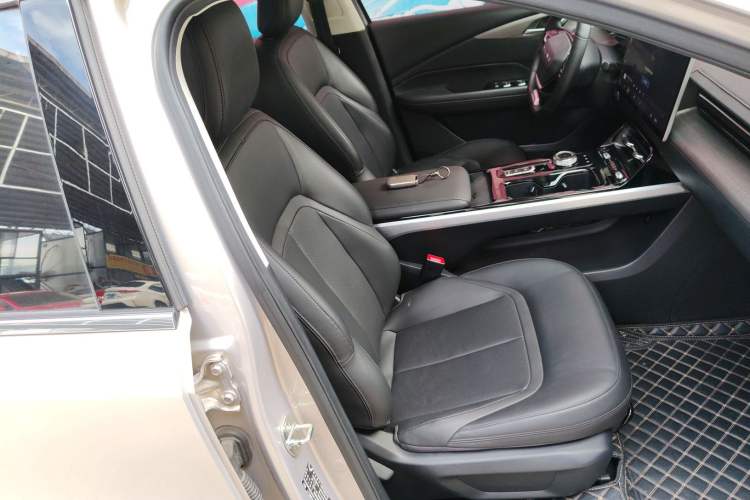 Used Wuling Xingguang 2024 Co-Creation Edition 510 Advanced Model Right Front Seat