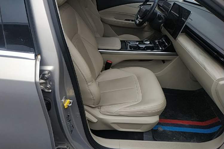 Used Wuling Xingguang 2024 Co-Creation Edition 510 Advanced Model Right Front Seat