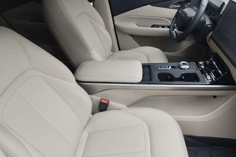 Used Wuling Xingguang 2024 Co-Creation Edition 510 Advanced Model Right Front Seat
