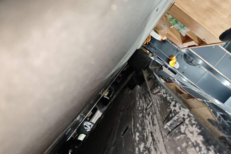 Used Wuling Xingguang 2024 Co-Creation Edition 510 Advanced Model Right Side Sill