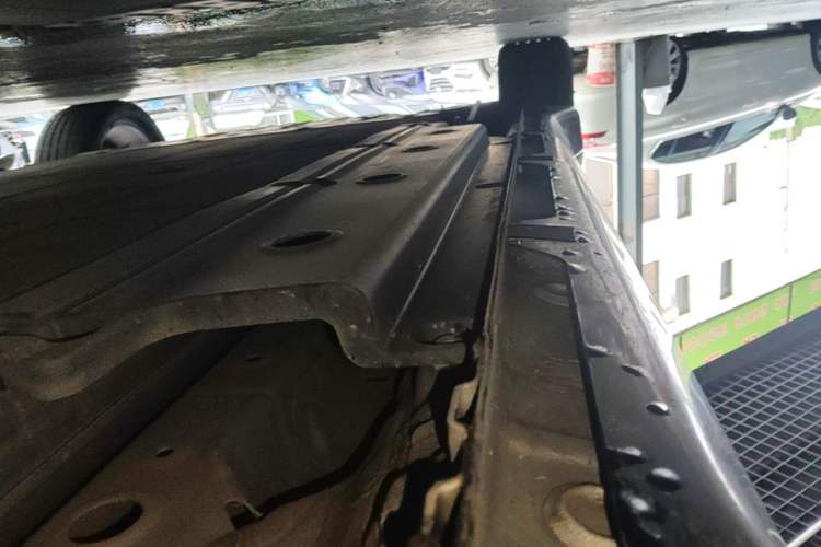 Used Wuling Xingguang 2024 Co-Creation Edition 510 Advanced Model Right Side Sill