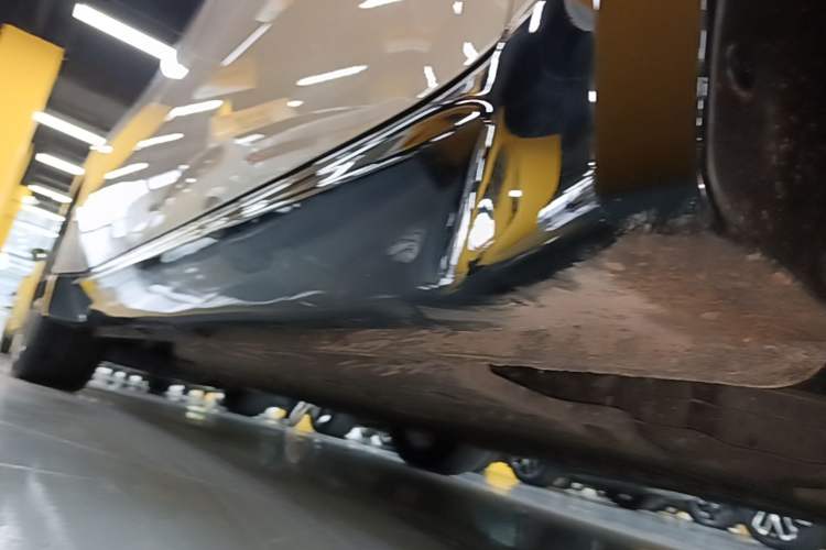 Used Wuling Xingguang 2024 Co-Creation Edition 510 Advanced Model Right Side Sill