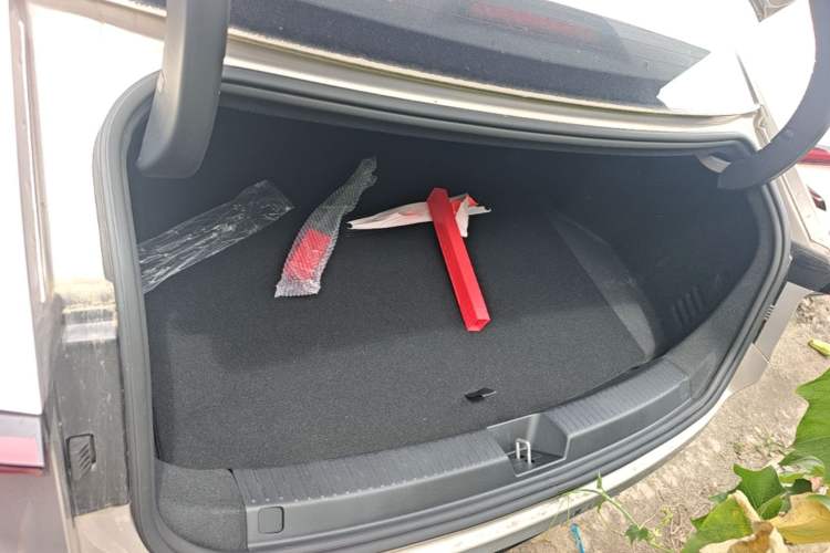 Used Wuling Xingguang 2024 Co-Creation Edition 510 Advanced Model Trunk